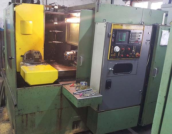 Фото пятикоординатного фрезерного верстата МС032